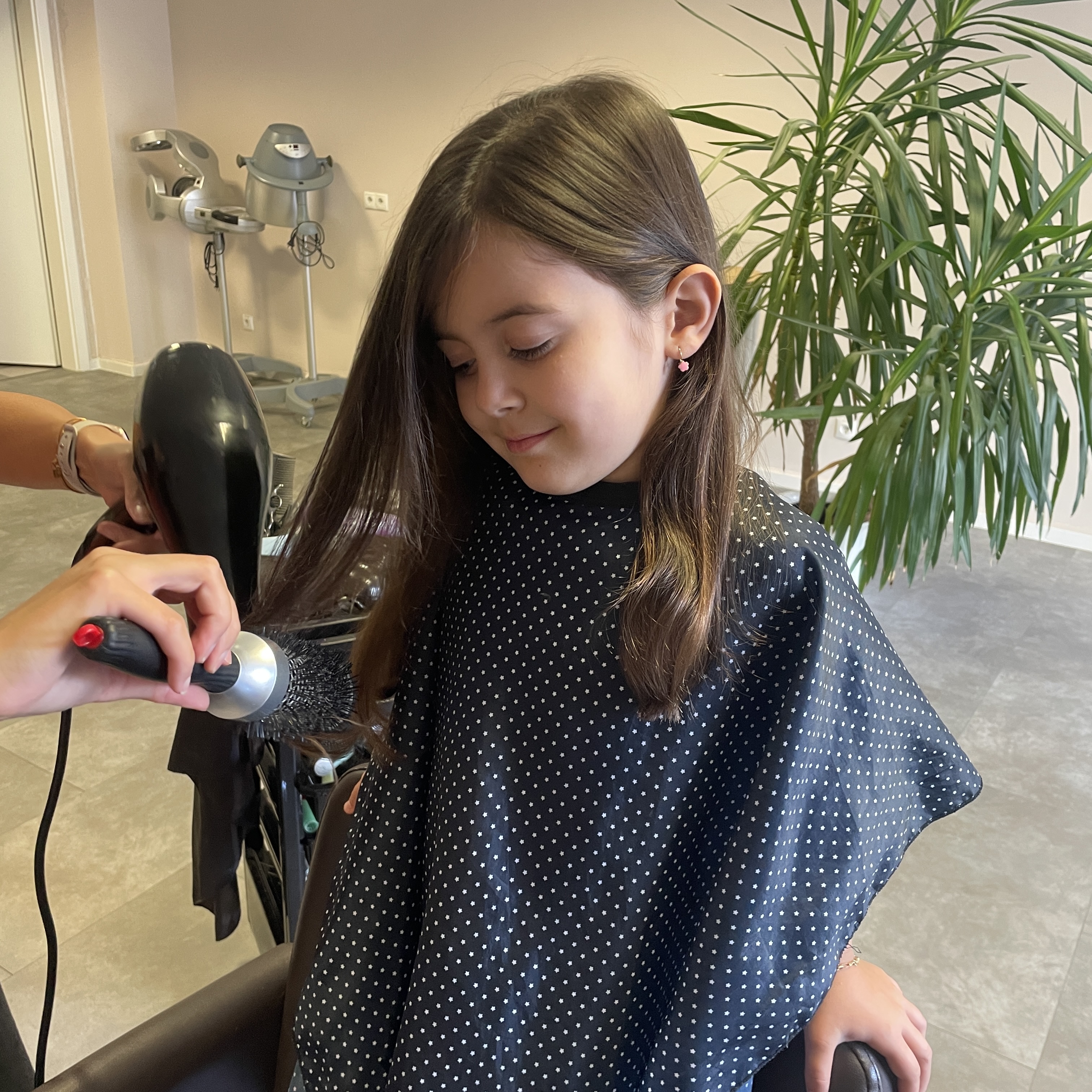 Kuaförde Yeni Saç Stili Denemesi